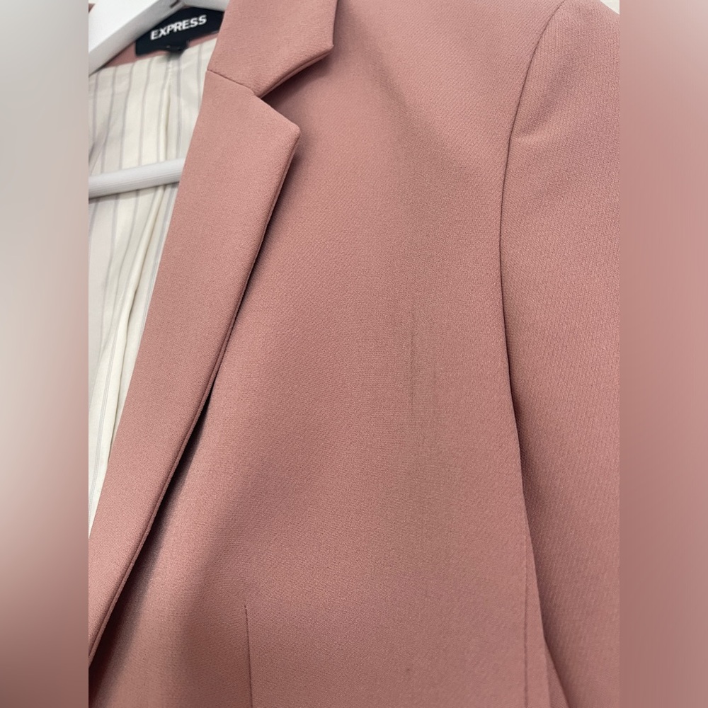 Express Women's Blush Pink Suit Jacket - Picture 5 of 7